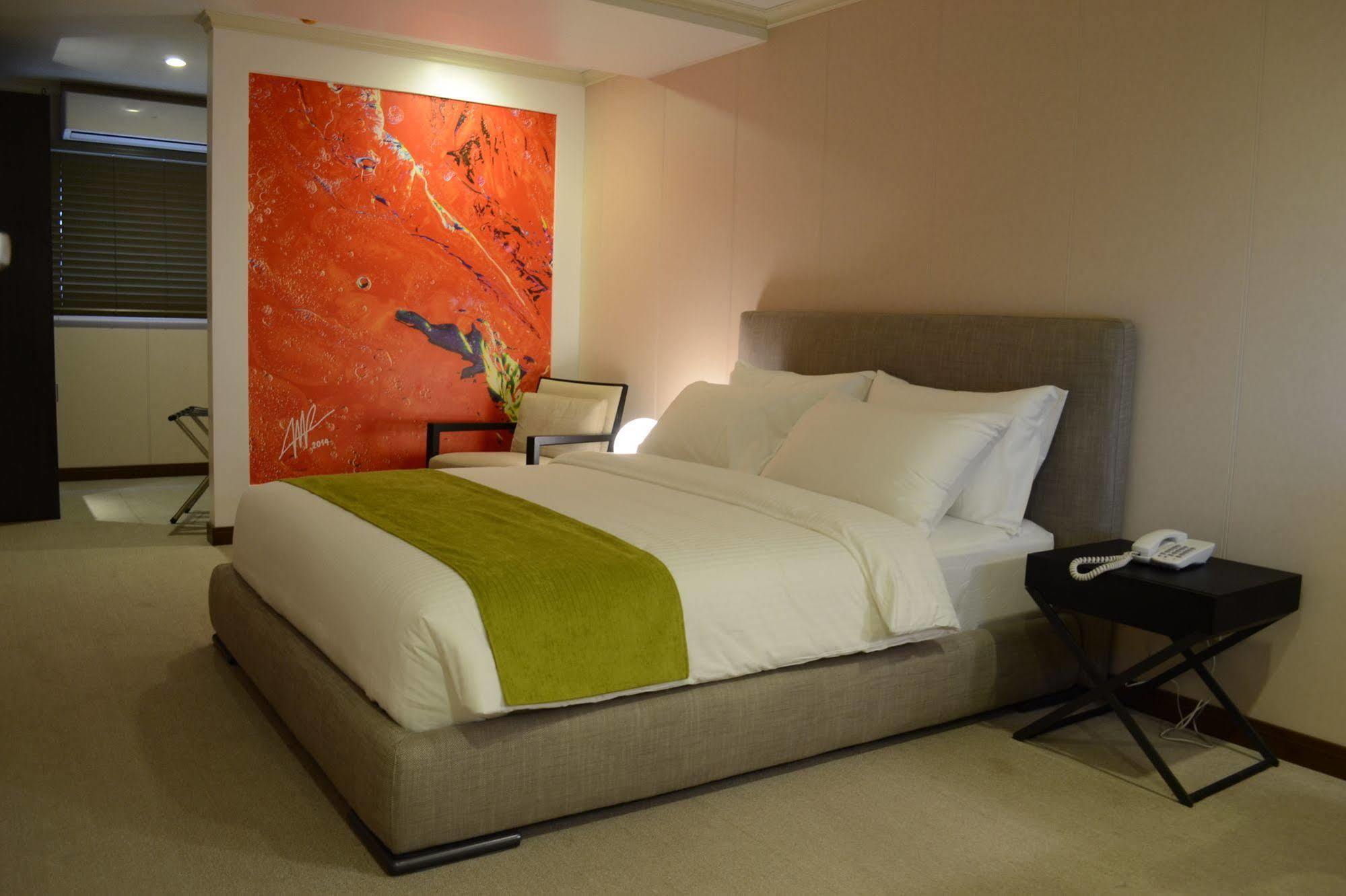 סן פדרו מקאטי Green Sun Hotel מראה חיצוני תמונה