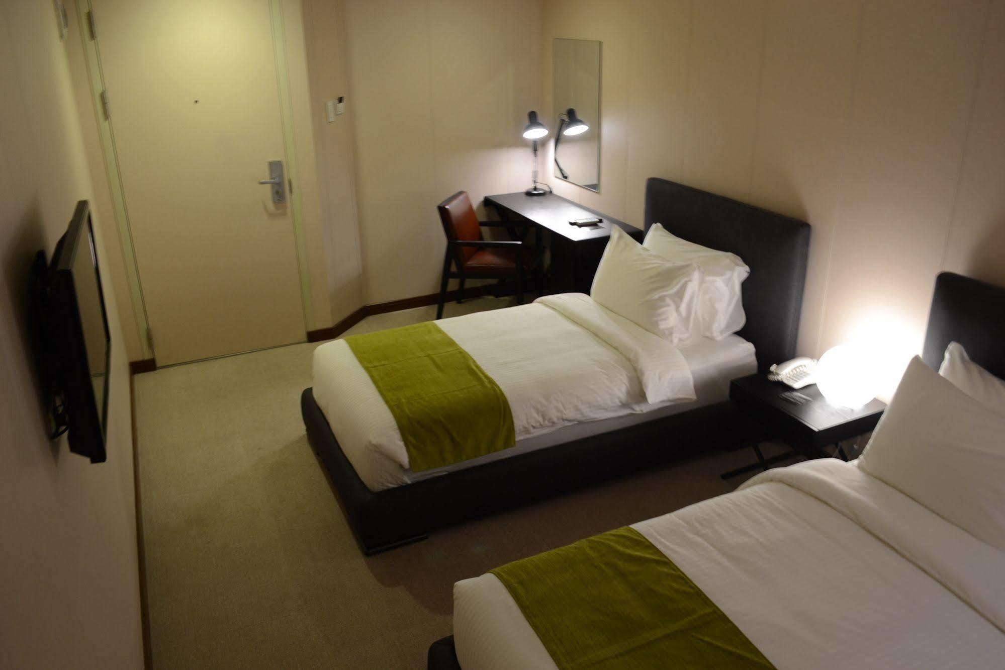 סן פדרו מקאטי Green Sun Hotel מראה חיצוני תמונה